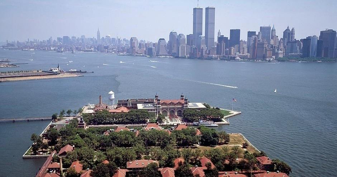 Fully Guided Statue Of Liberty, Ellis Island, Ground Zero & 9/11 Memorial Tour Deals