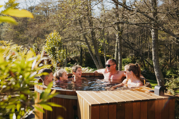 Hot tub family Secret Spot Rotorua