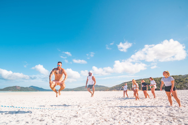 Backpacker multi-day beach tour Queensland