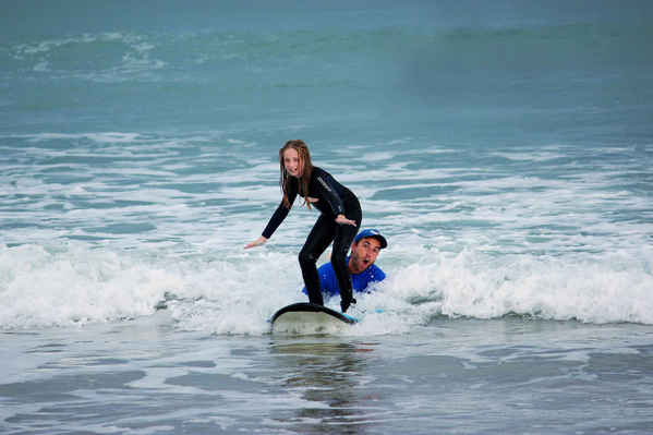 surfing lessons sunshine coast