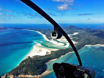 1 hour Scenic Helicopter Tour over Whitsundays and Great Barrier Reef