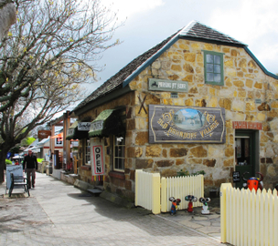 Adelaide Hills & Hahndorf Hideaway Winery Day Tour