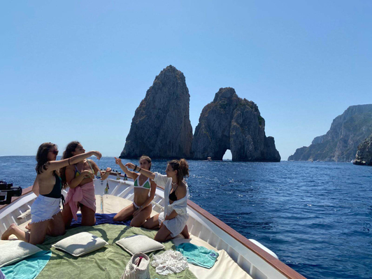 Boat experience in Capri
