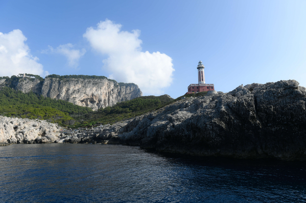Discover Capri with boat tour