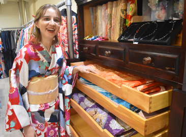 Traditional Kimono Fitting in Asakusa