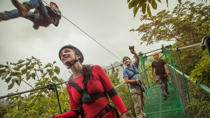 Costa-Rica-Monteverde-Ziplining-Bridge-Travellers