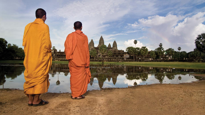 itinerary_lg_Cambodia_Angkor_Wat_Two_Monks_Temple-Leo_Tamburri_2010-IMGP9528_Lg_RGB.jpeg